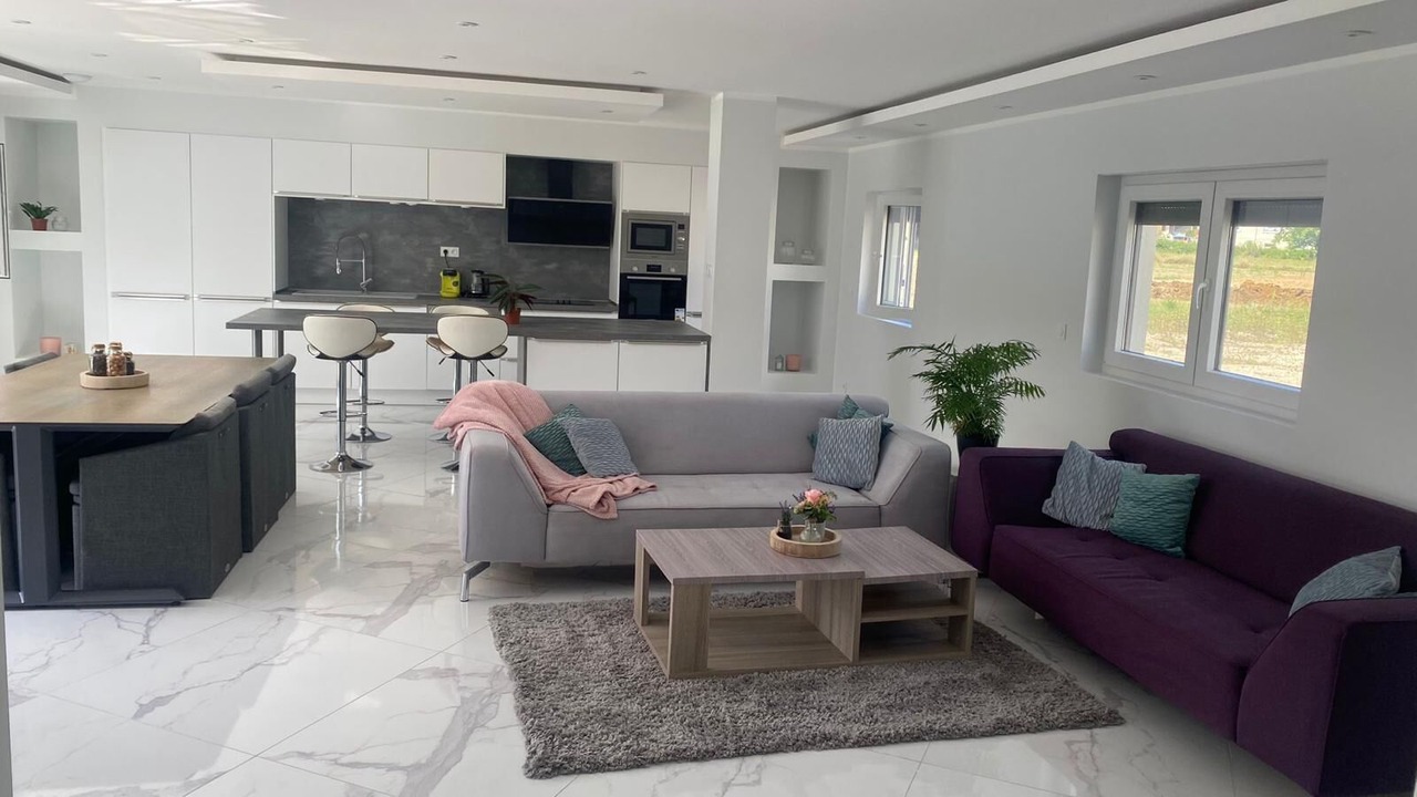 Photo of Livingroom in Saulon-la-Chapelle