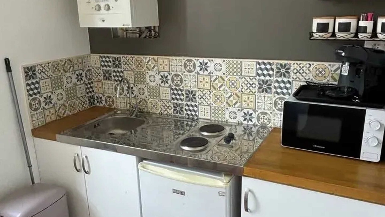 Photo of Kitchen in Stains