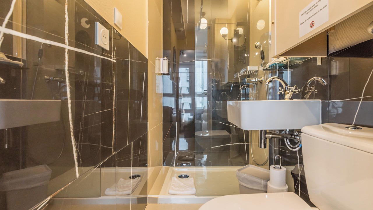 Photo of Bathroom in Montparnasse