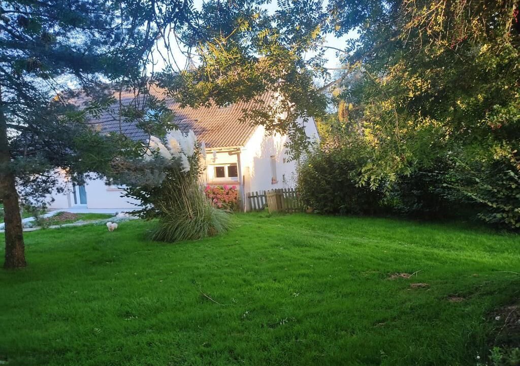 Photo of Outdoor in Alembon