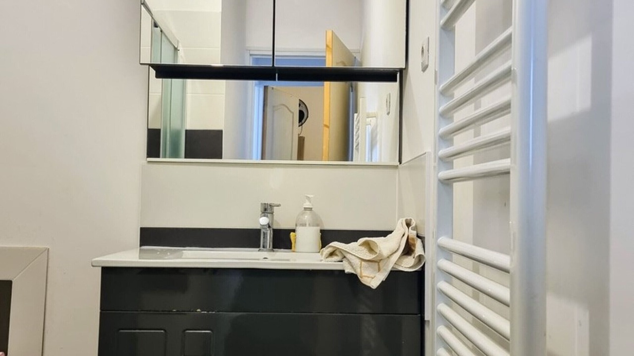Photo of Bathroom in Vienne-en-Arthies