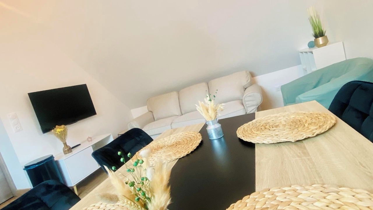 Photo of Livingroom in Saint-Quentin-en-Tourmont