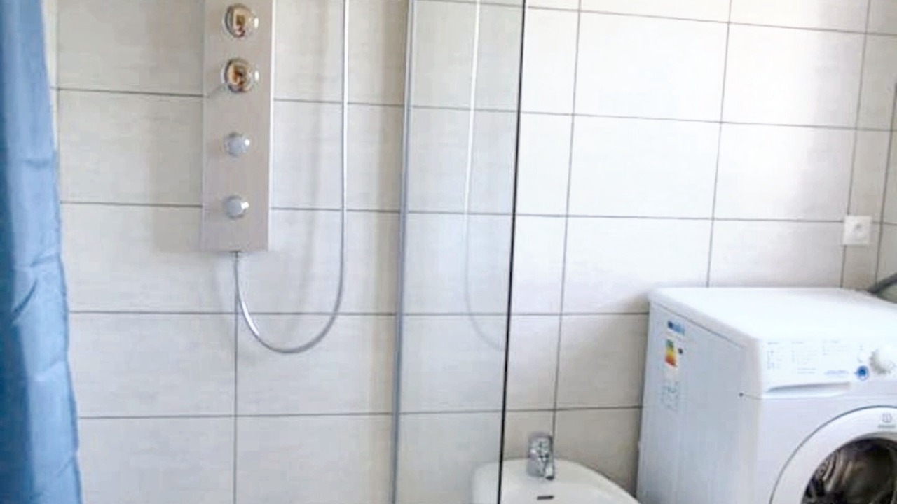 Photo of Bathroom in Avesnes-en-Val