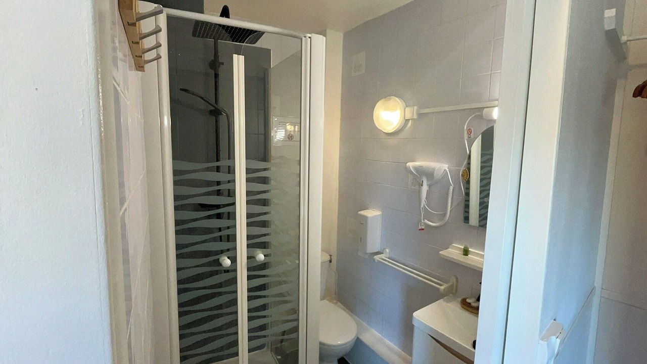 Photo of Bathroom in Brequerecque