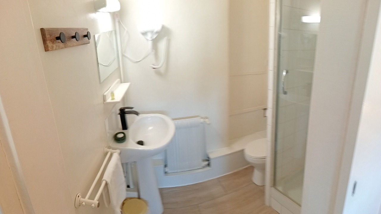 Photo of Bathroom in Brequerecque