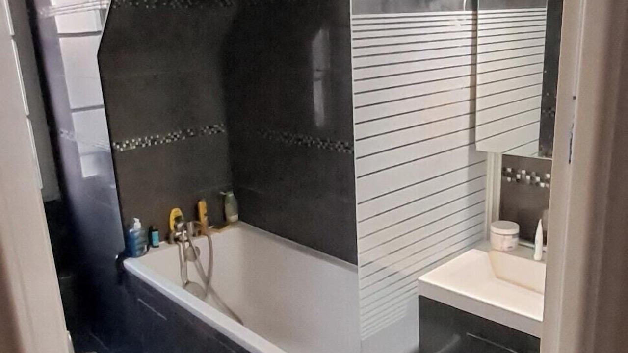 Photo of Bathroom in La Chapelle-en-Serval