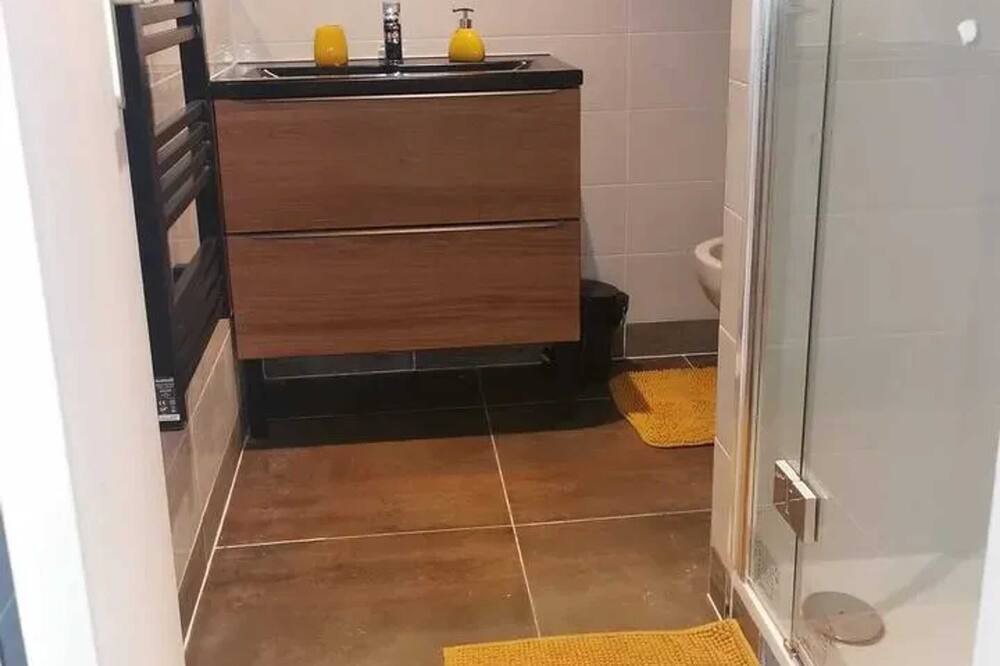 Photo of Bathroom in Ecuelles