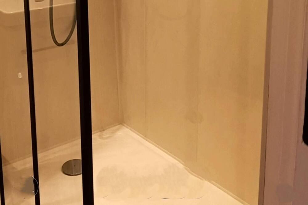 Photo of Bathroom in Chateau-Thierry