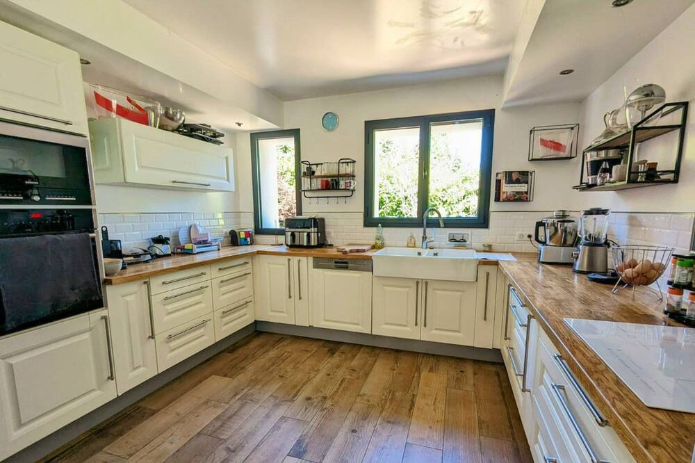 Photo of Kitchen in Parmain