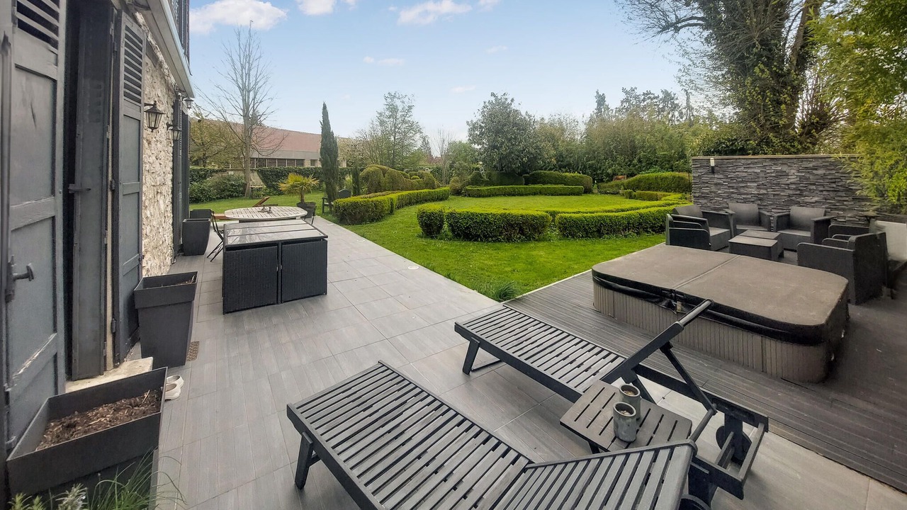 Photo of Patio Balcony in Montagny-Sainte-Felicite
