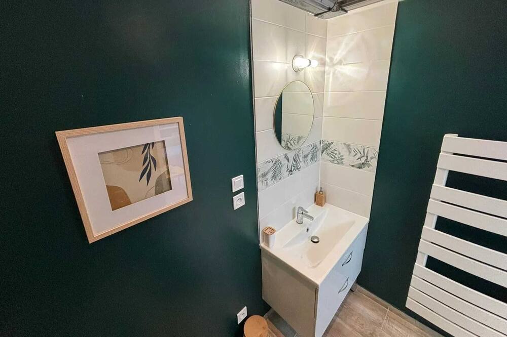 Photo of Bathroom in Henriville