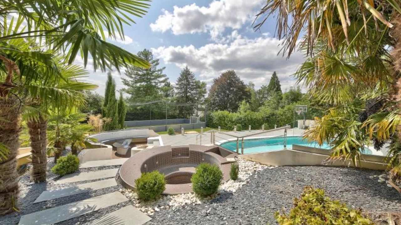 Photo of Outdoor in Saint-Nom-la-Breteche
