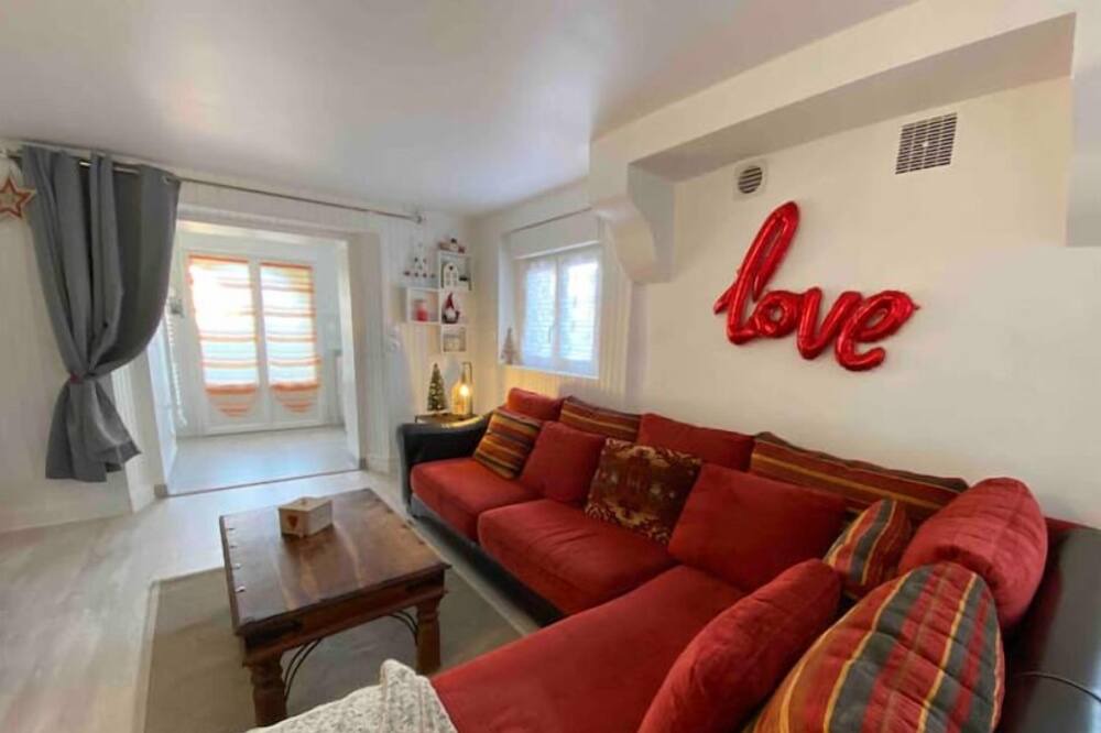 Photo of Livingroom in Saint-Cheron