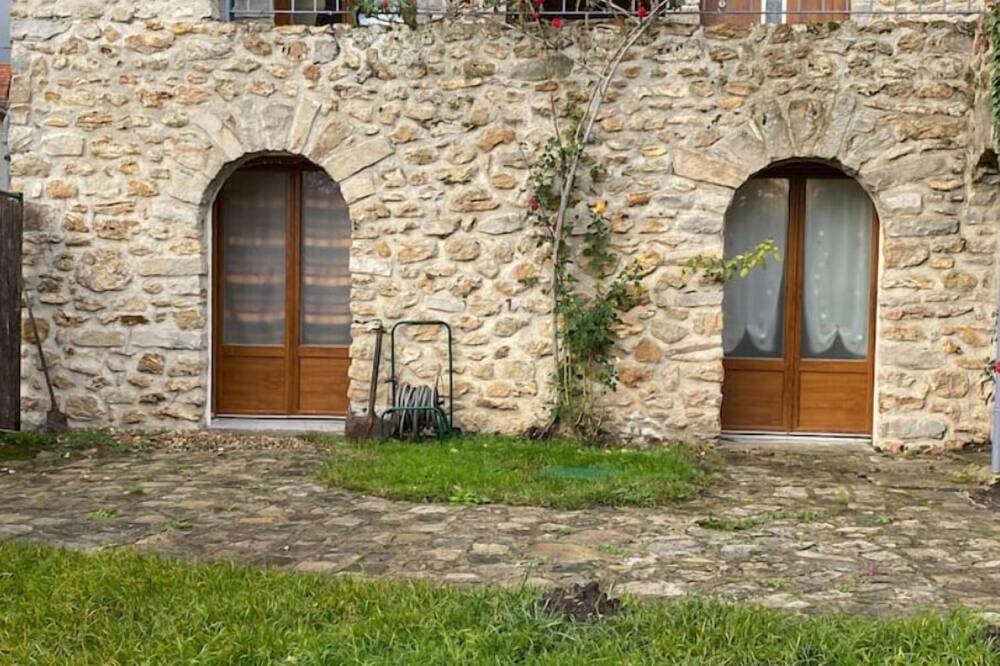 Photo of Outdoor in Saint-Cheron
