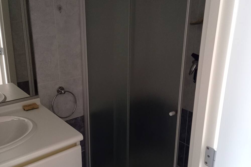 Photo of Bathroom in Dunkirk