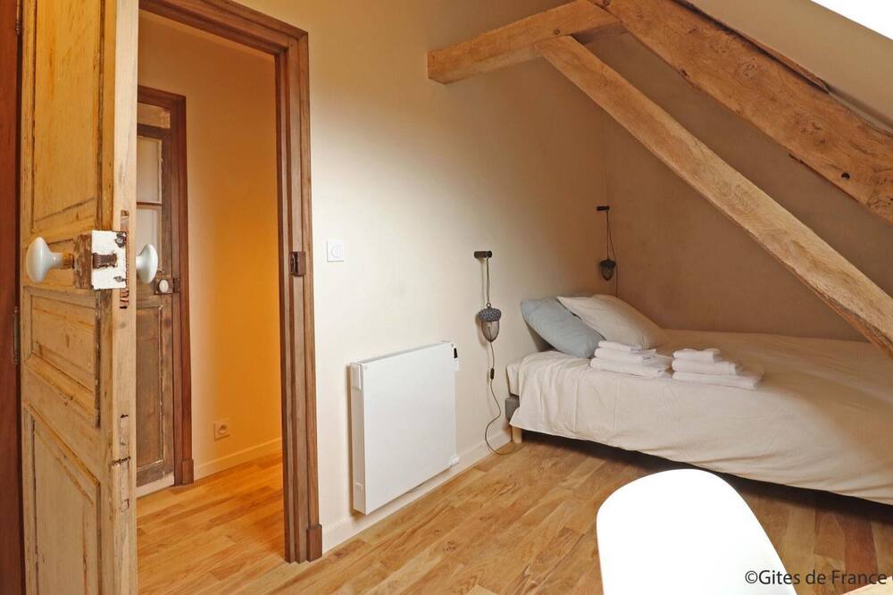 Photo of Bedroom in Comblot