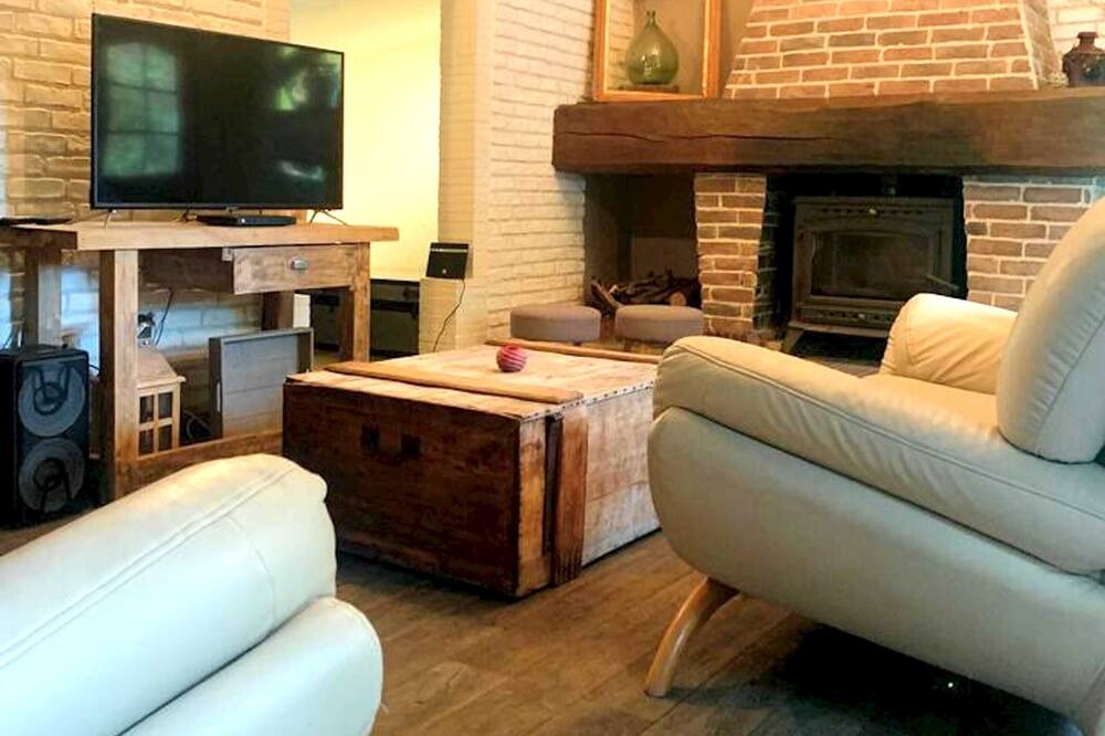 Photo of Livingroom in Firfol