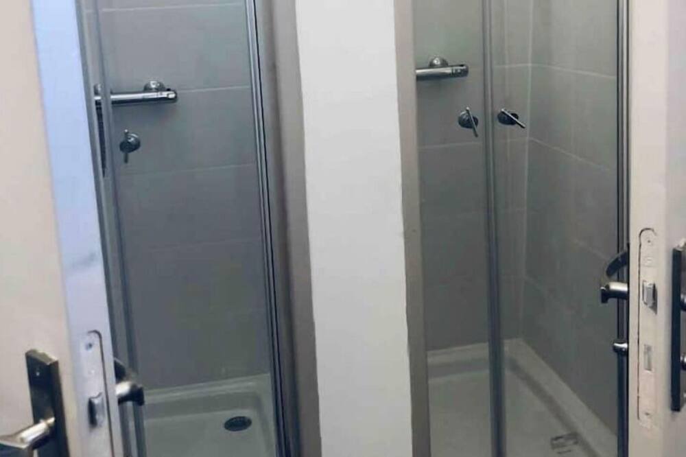 Photo of Bathroom in Vernou-la-Celle-sur-Seine