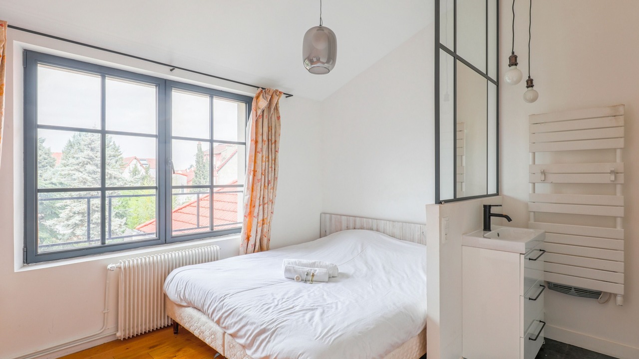 Photo of Bedroom in Colombes