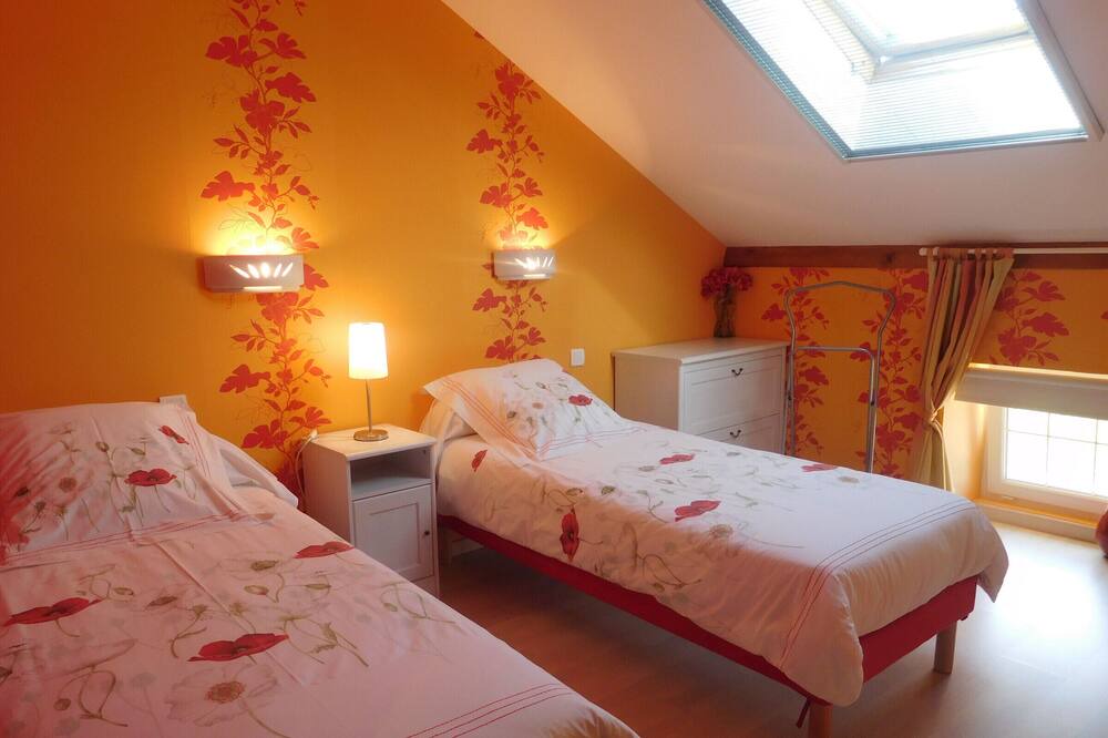 Photo of Bedroom in Arbigny-sous-Varennes