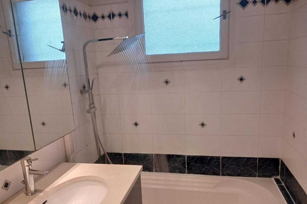 Photo of Bathroom in Tremblay-en-France