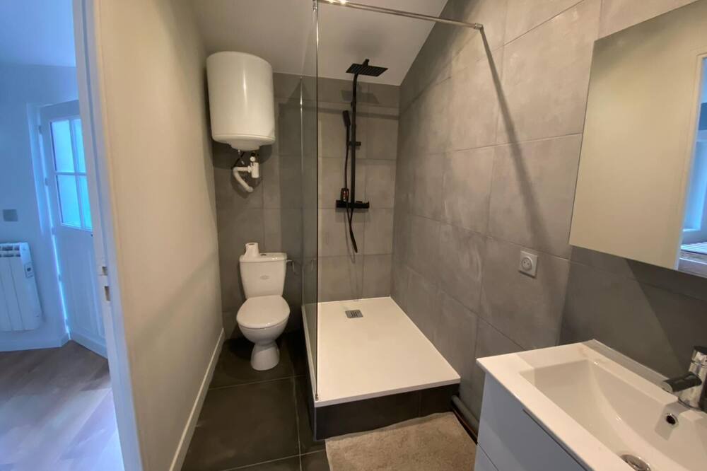 Photo of Bathroom in Cagny