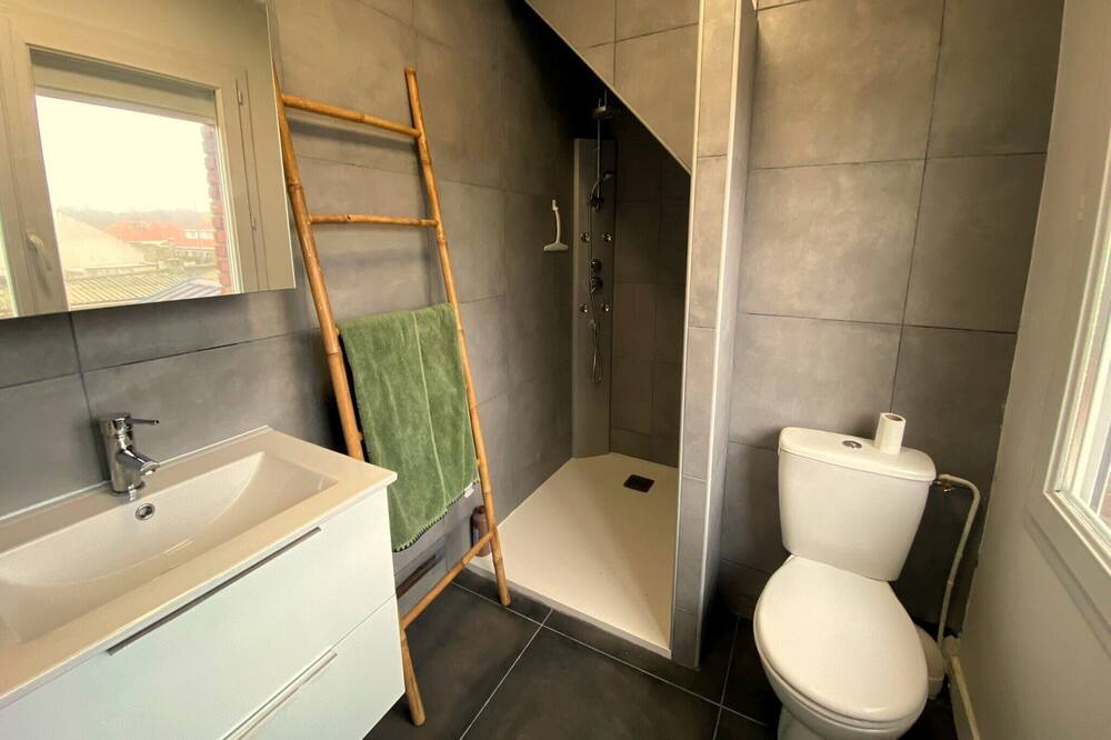 Photo of Bathroom in Cagny