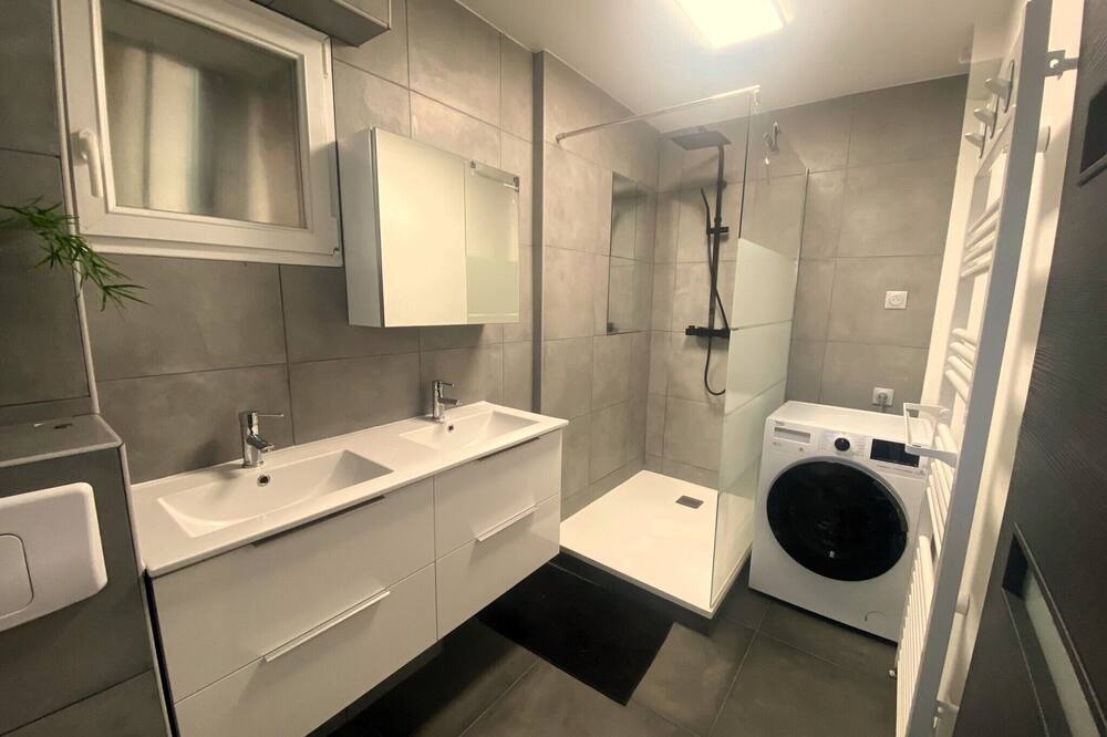 Photo of Bathroom in Cagny