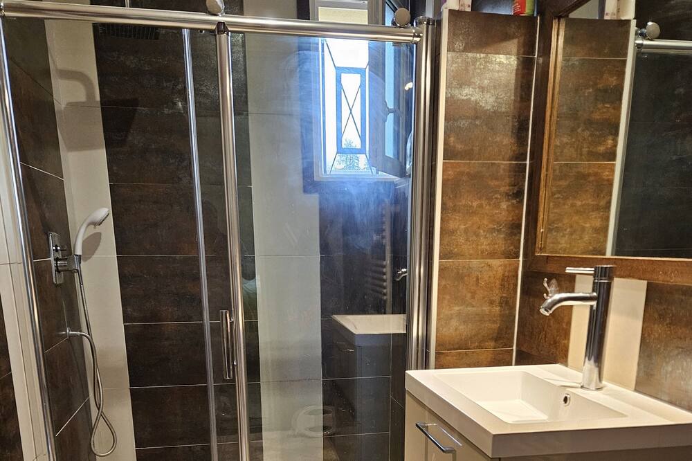 Photo of Bathroom in Montereau-Fault-Yonne