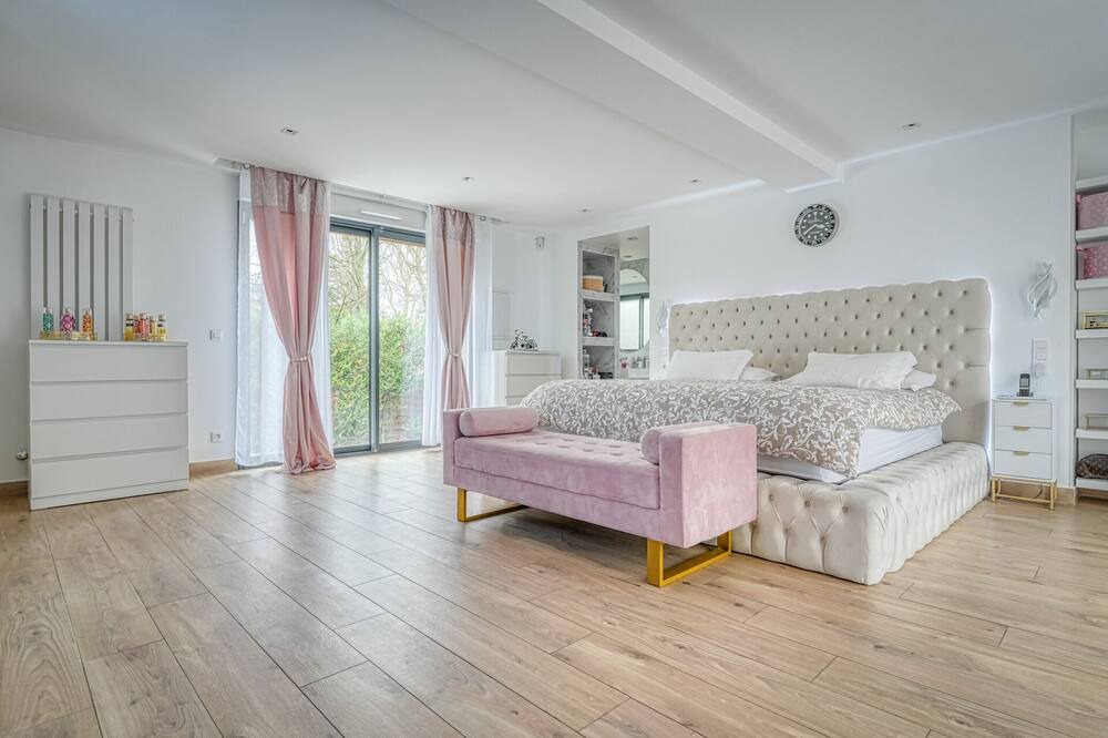 Photo of Bedroom in Ecouen