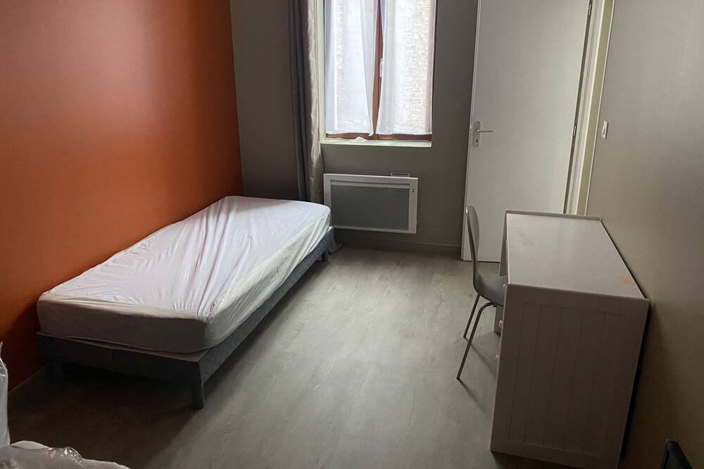 Photo of Bedroom in Douai