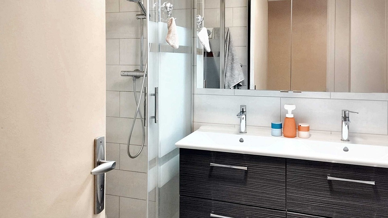 Photo of Bathroom in Maurepas