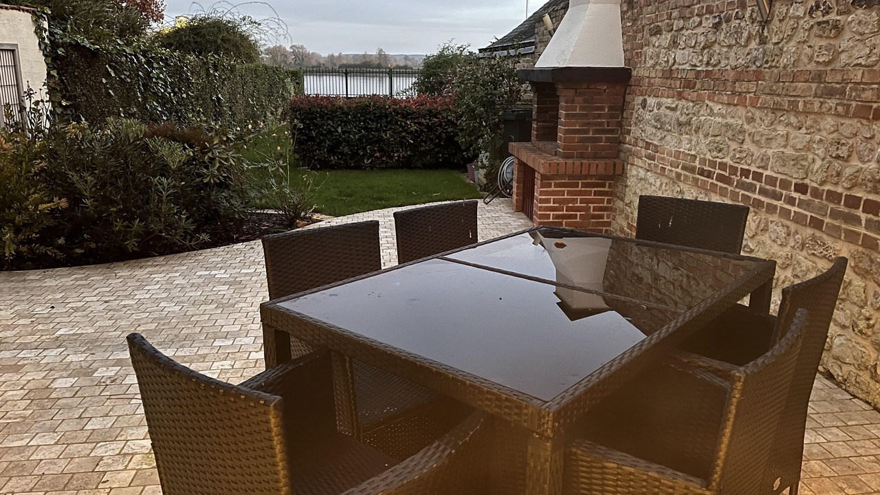 Photo of Patio Balcony in Villequier