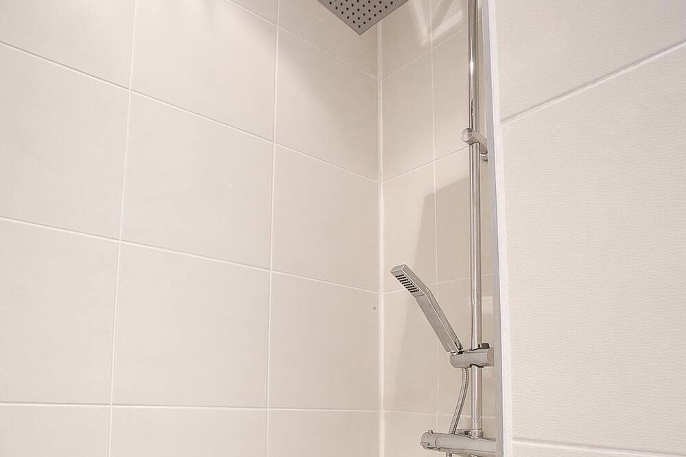 Photo of Bathroom in Lisieux