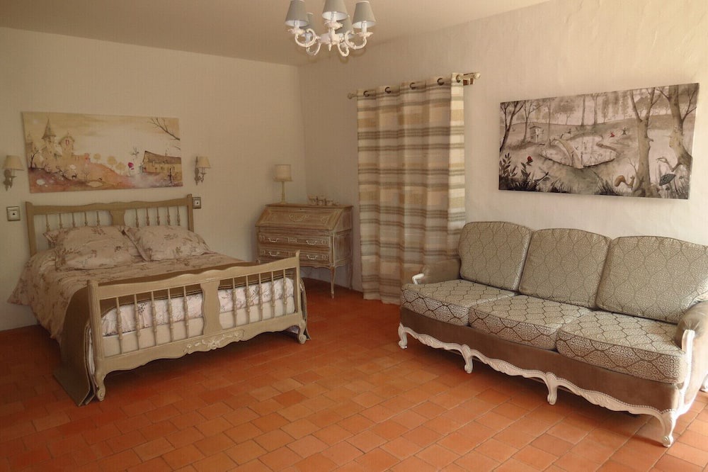 Photo of Bedroom in Clermont-Creans