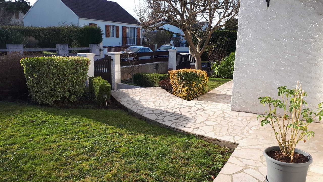 Photo of Outdoor in Maurepas