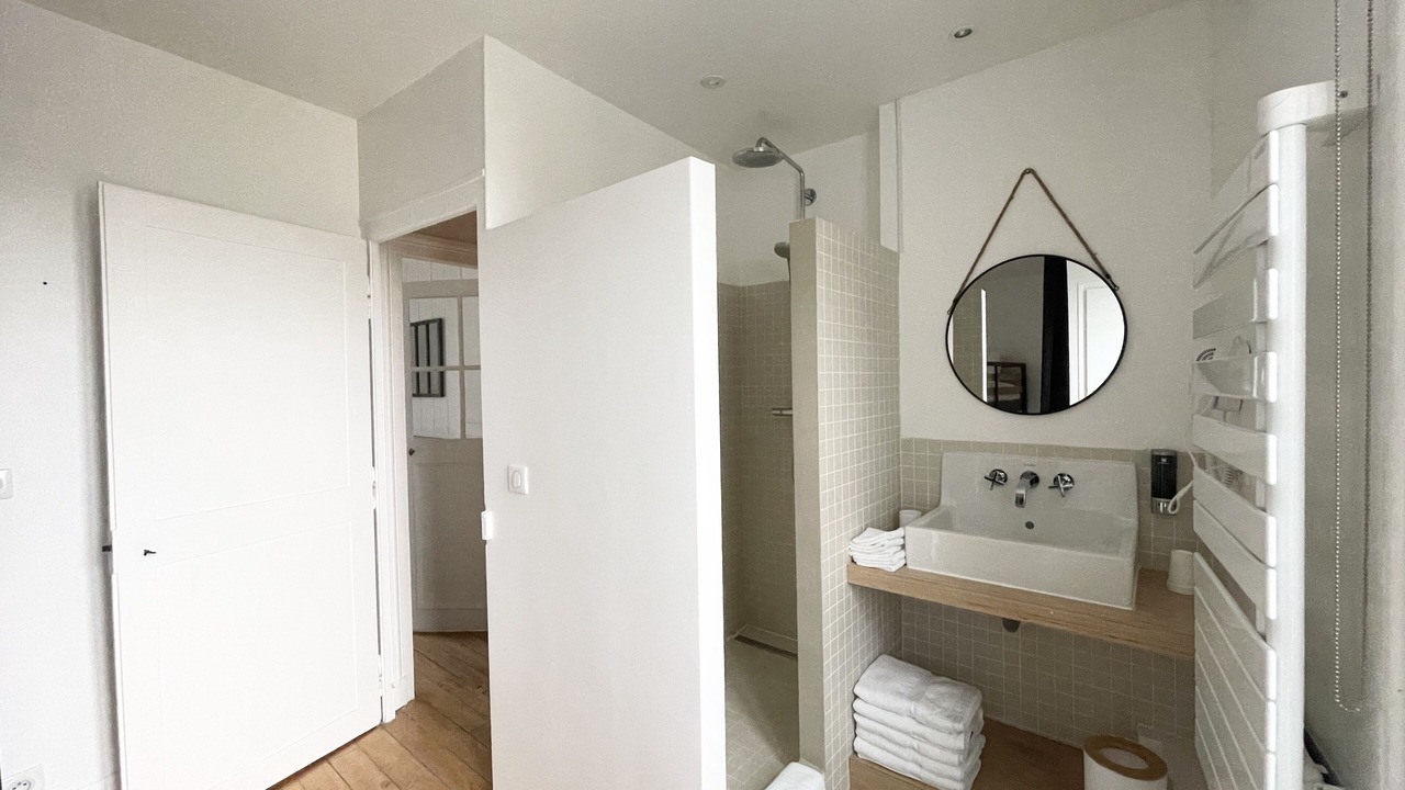 Photo of Bathroom in Couilly-Pont-aux-Dames