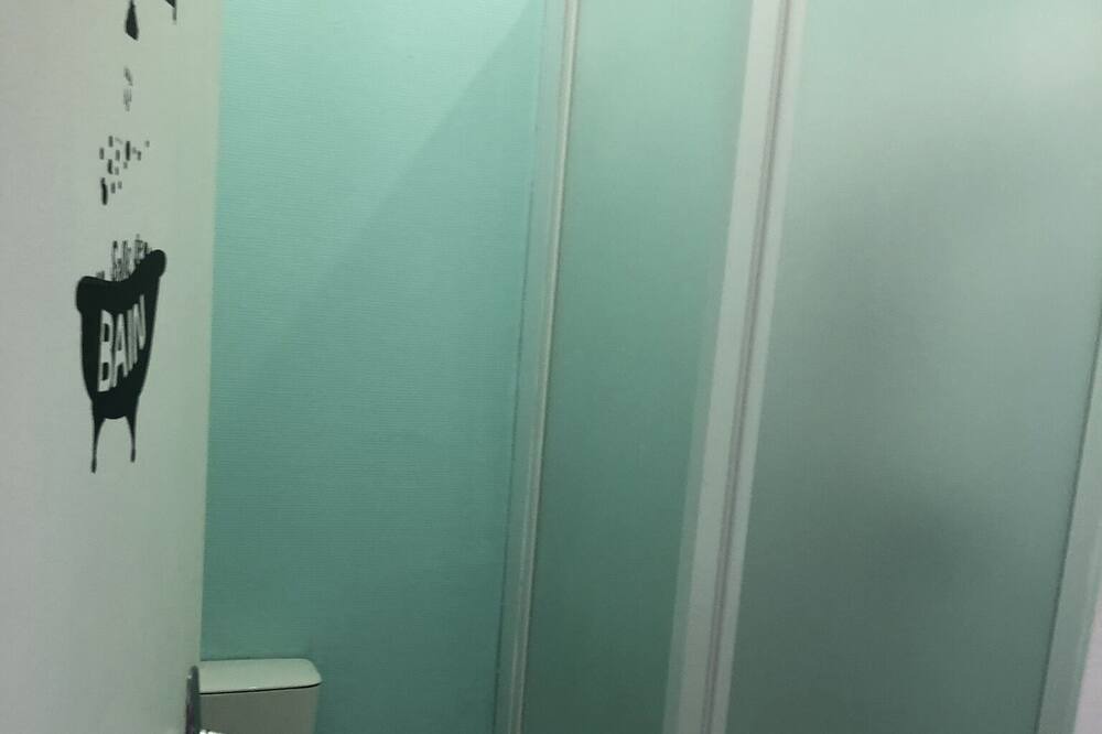 Photo of Bathroom in Roye