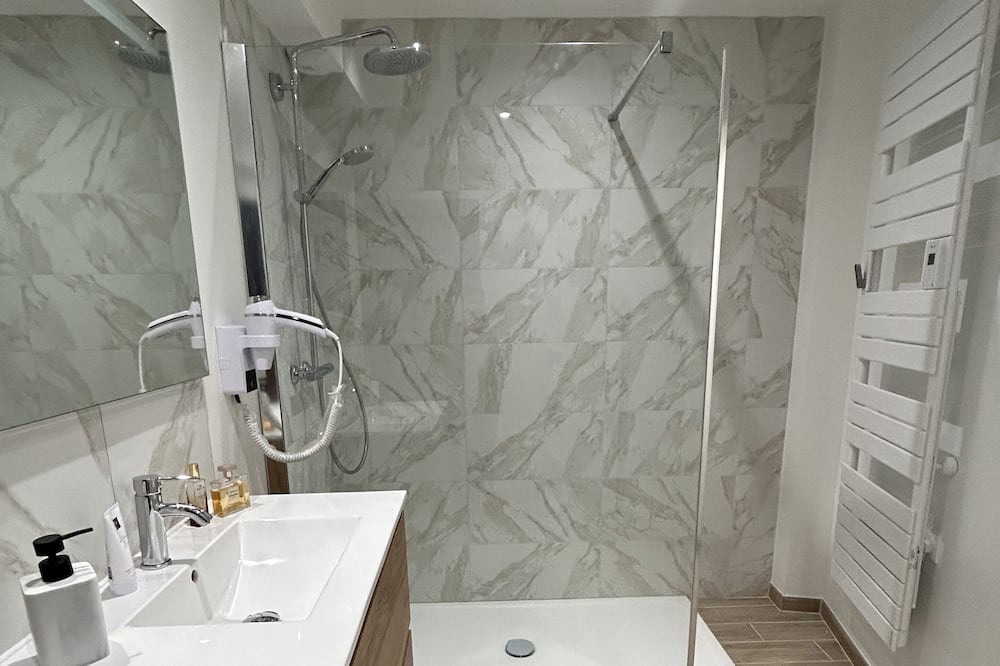 Photo of Bathroom in Henin-Beaumont