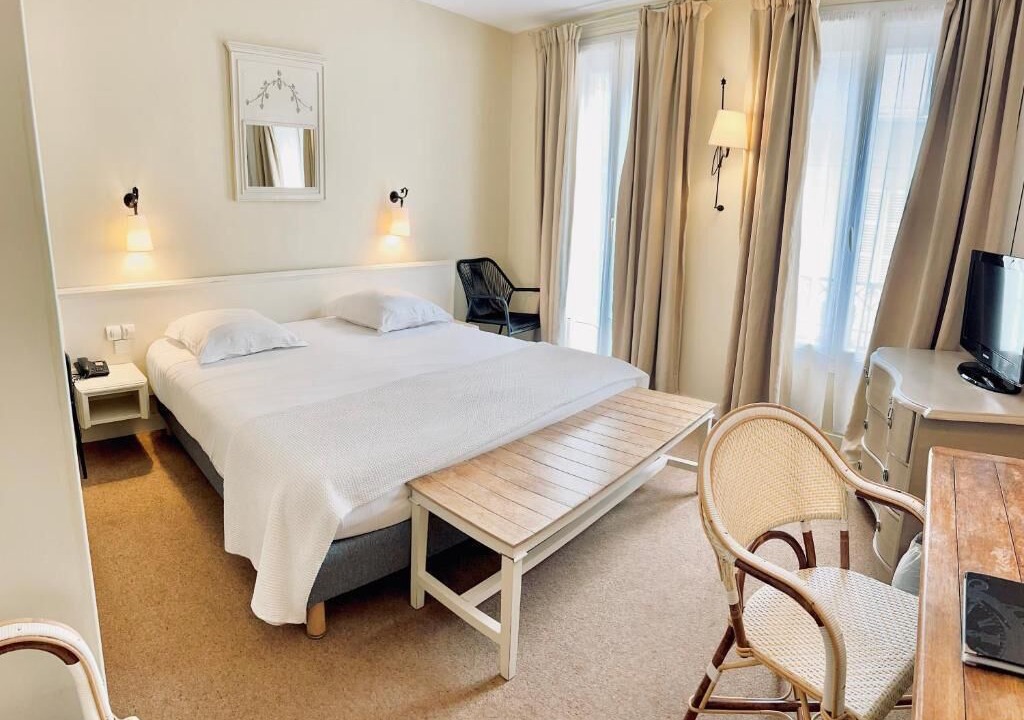 Photo of Bedroom in Trouville-sur-Mer