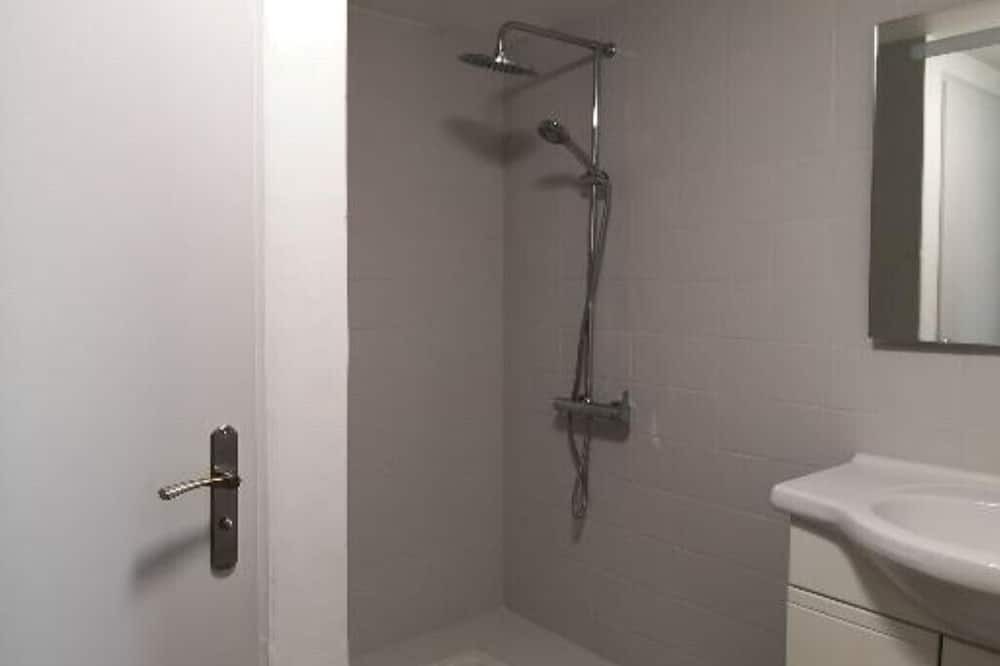 Photo of Bathroom in Baignes