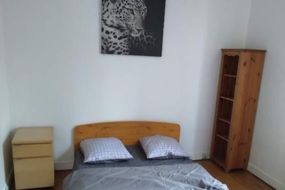 Photo of Bedroom in La Courneuve