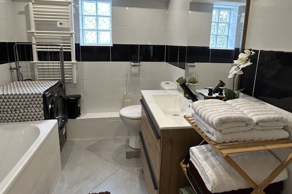 Photo of Bathroom in Varennes-sur-Seine