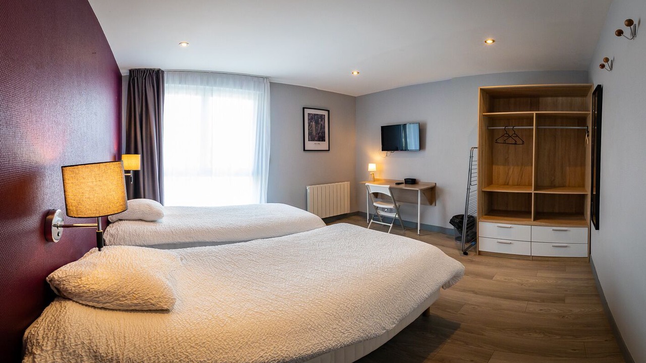 Photo of Bedroom in Villeneuve-le-Roi