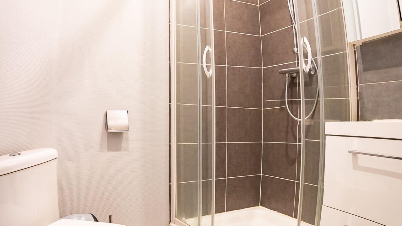 Photo of Bathroom in Villeneuve-le-Roi