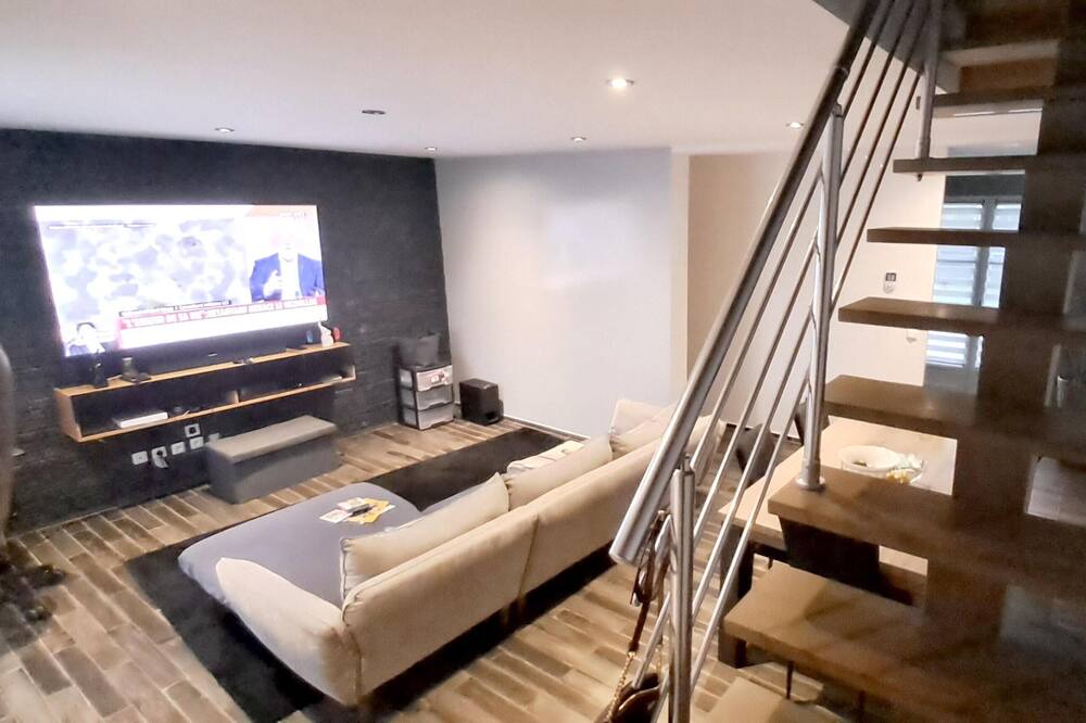 Photo of Livingroom in La Chapelle-en-Serval