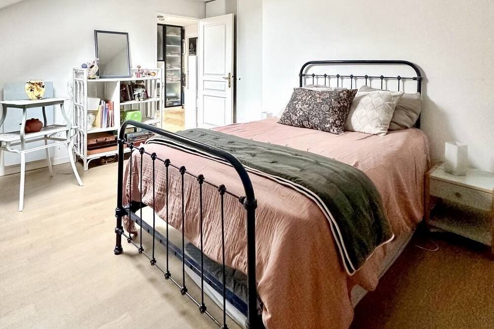 Photo of Bedroom in Chantiers