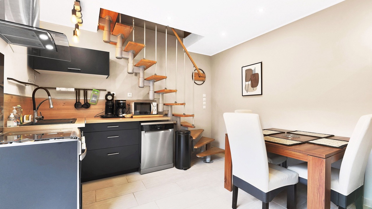 Photo of Kitchen in Lens