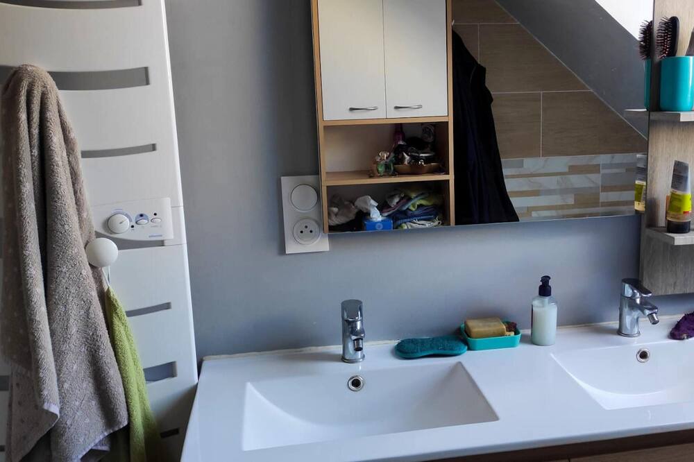 Photo of Bathroom in Fitz-James