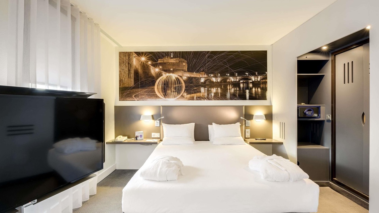 Photo of Bedroom in Roissy-en-France